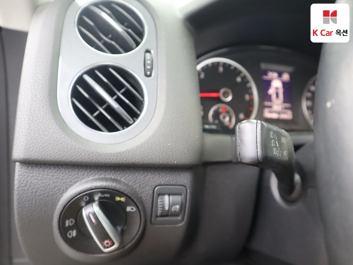 Volkswagen Tiguan - 9