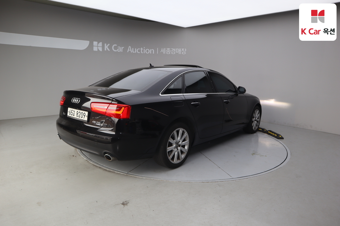 أودي A6 - 2