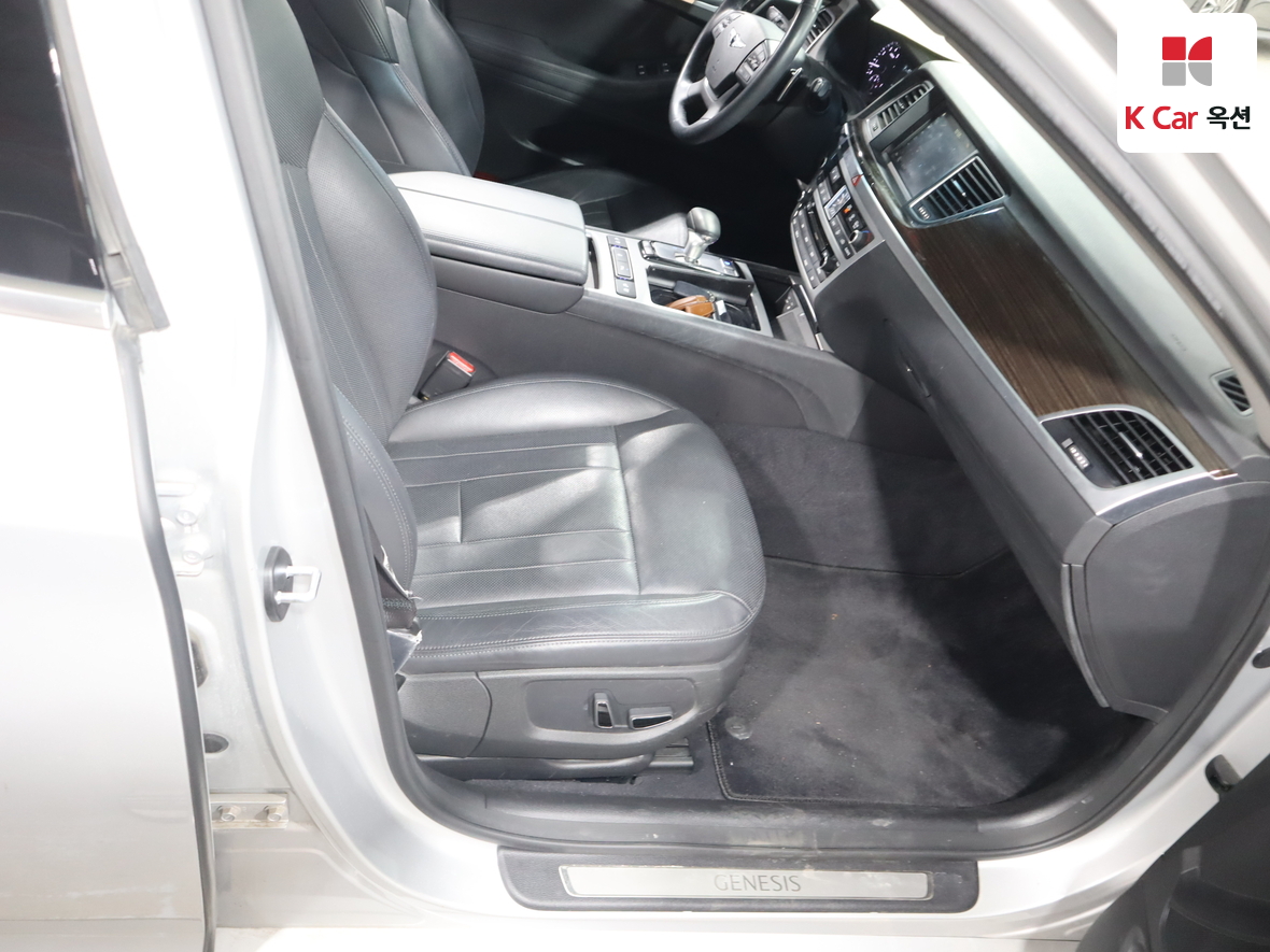 Genesis G80 - 29