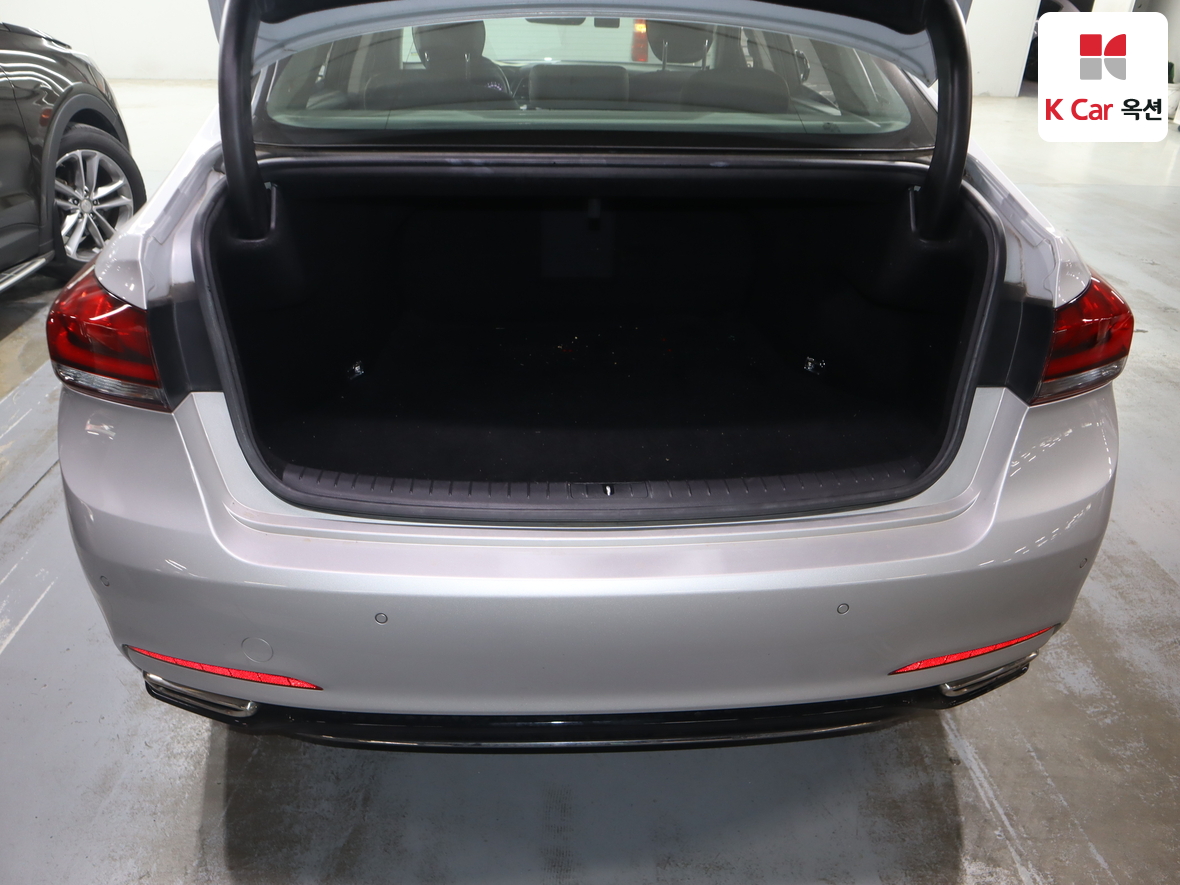 Genesis G80 - 25