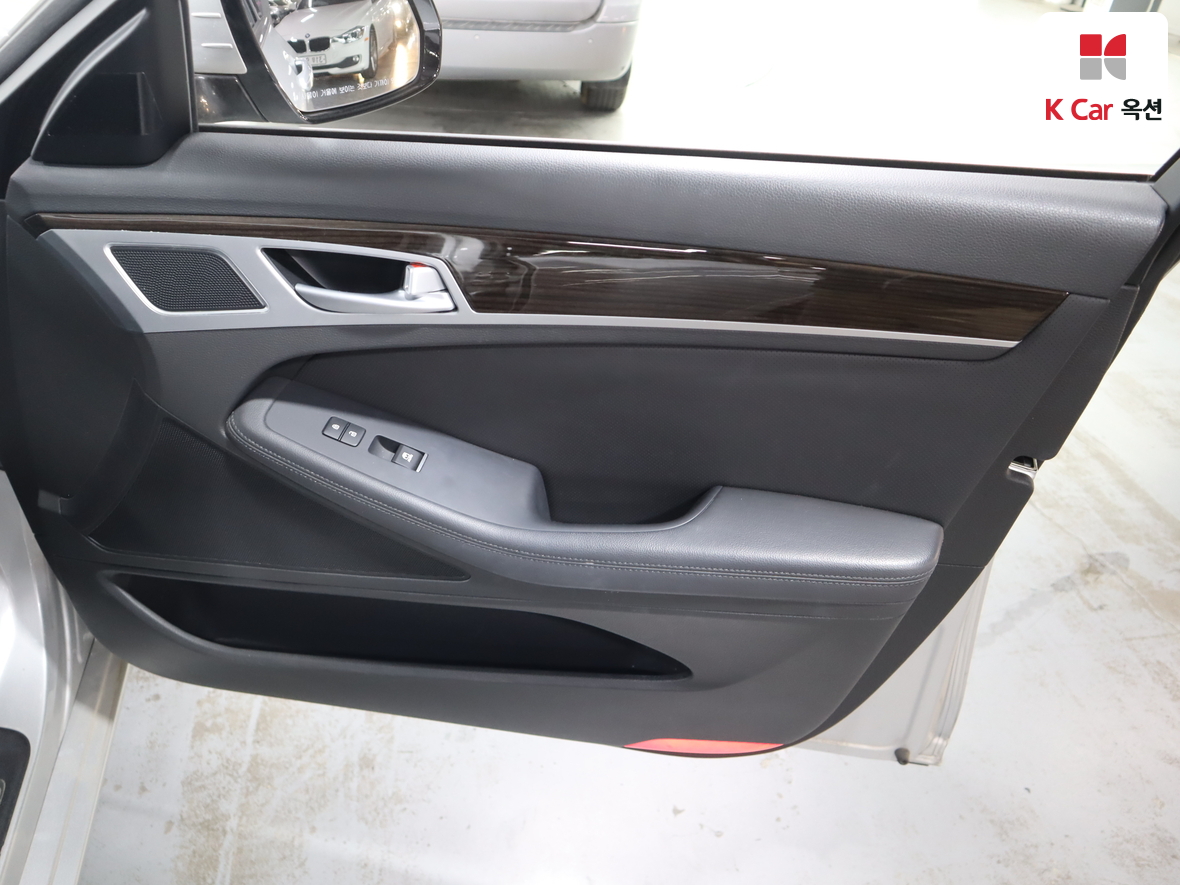 Genesis G80 - 28