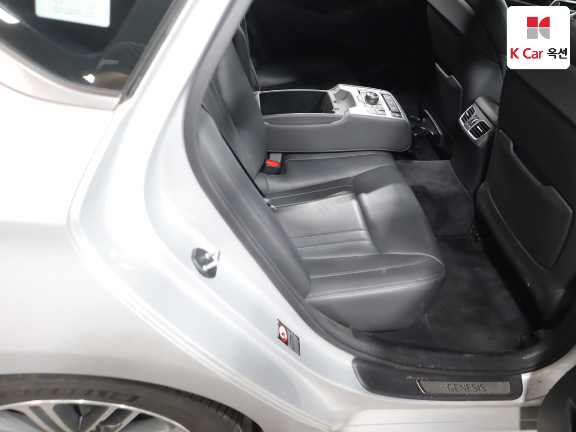 Genesis G80 - 27