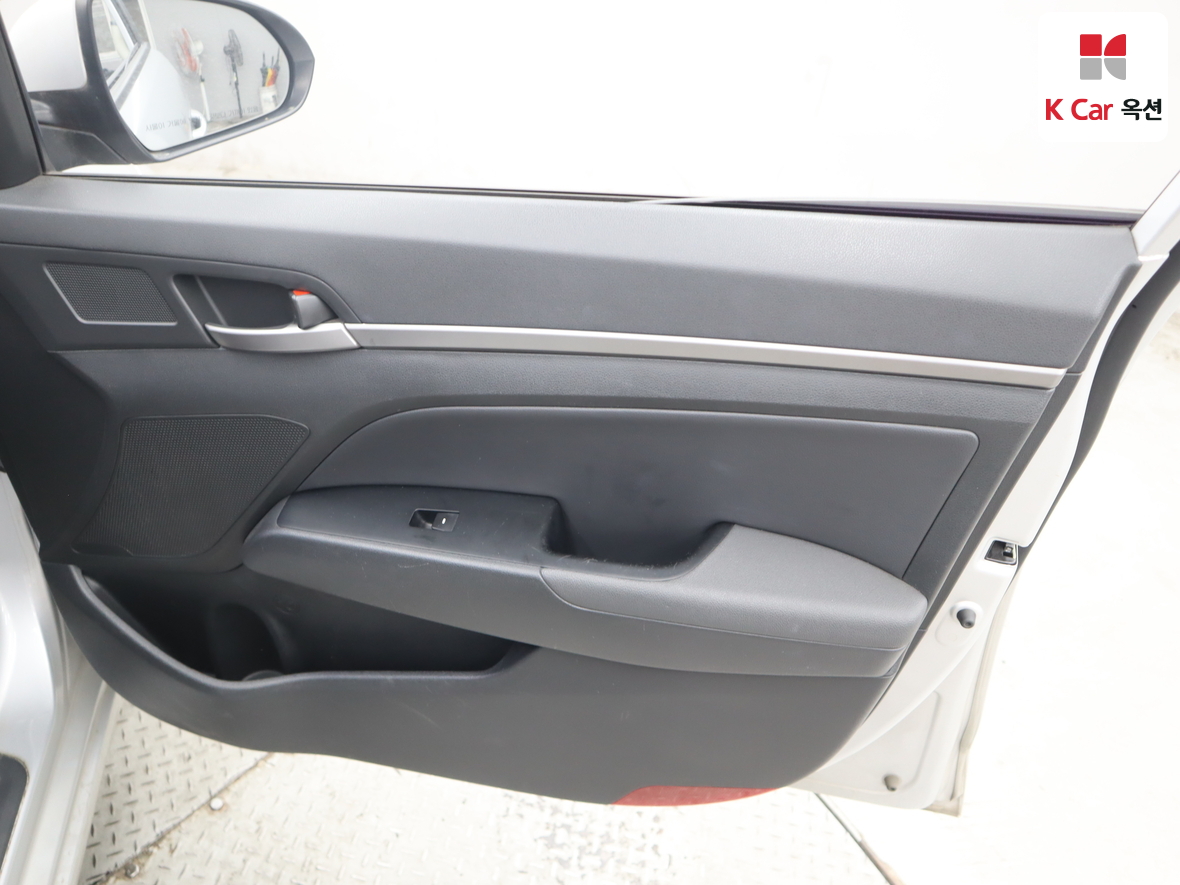 هيونداي إلانترا 2016 - صورة 28