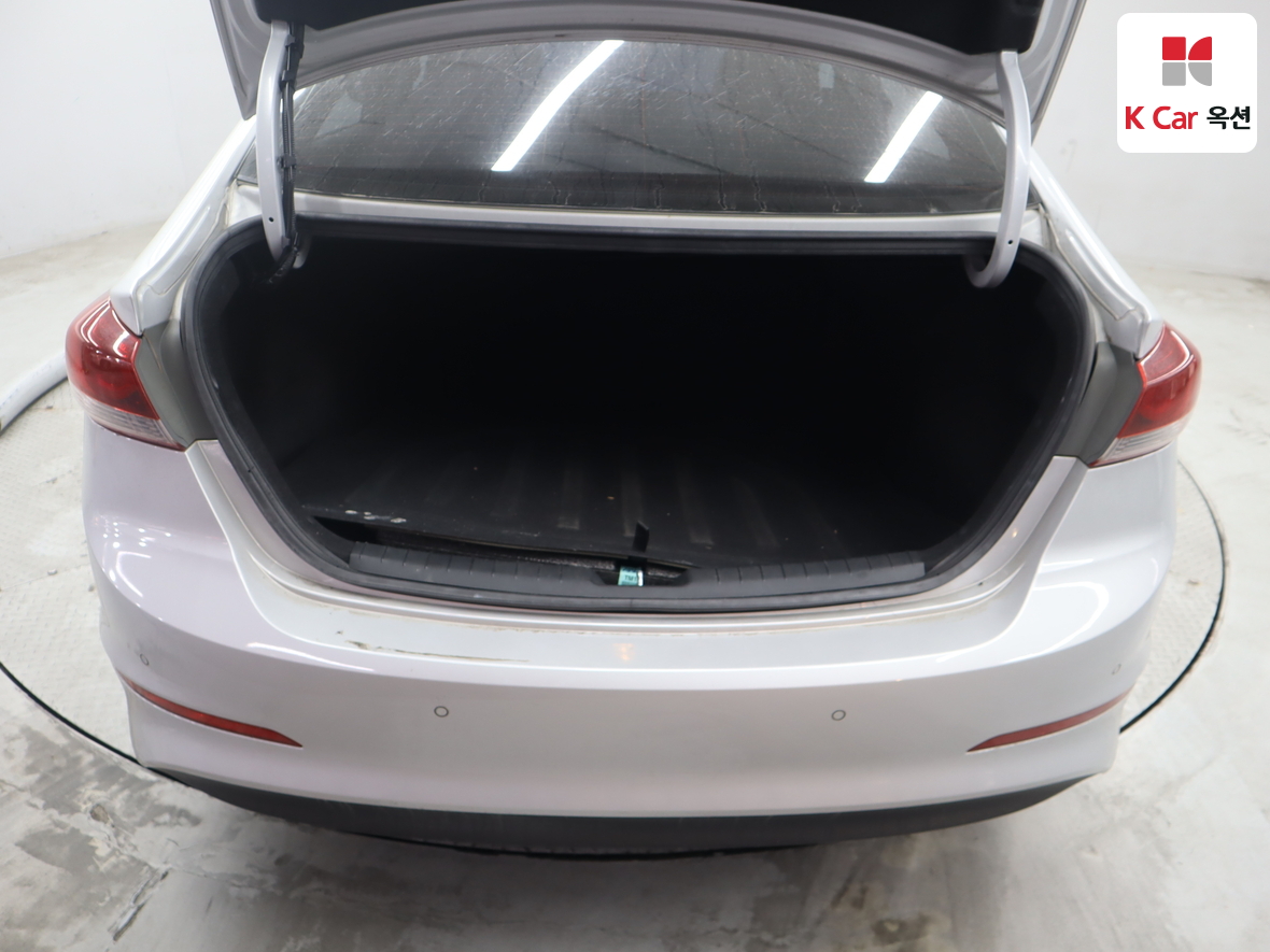 هيونداي إلانترا 2016 - صورة 25