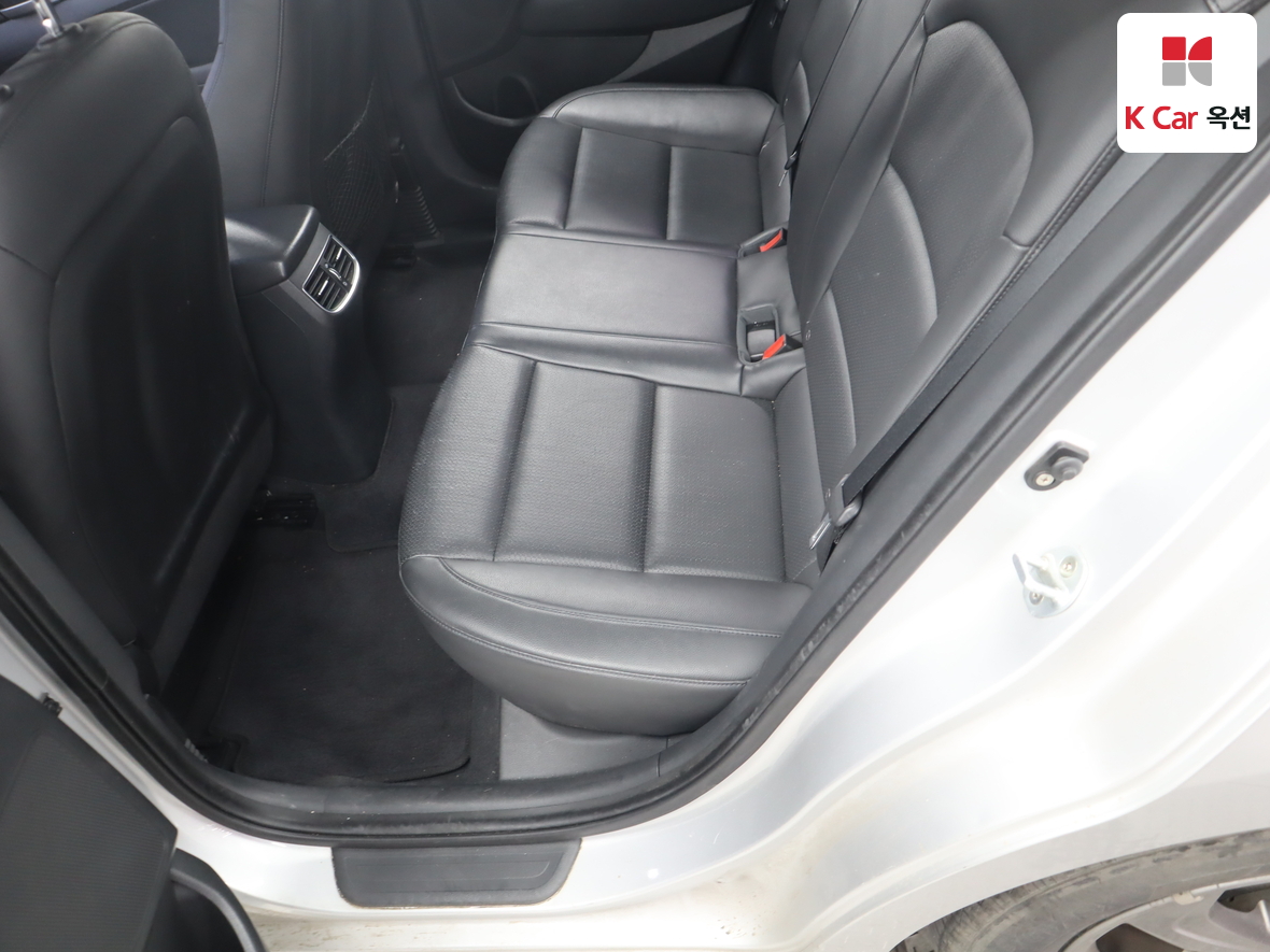 هيونداي إلانترا 2016 - صورة 23