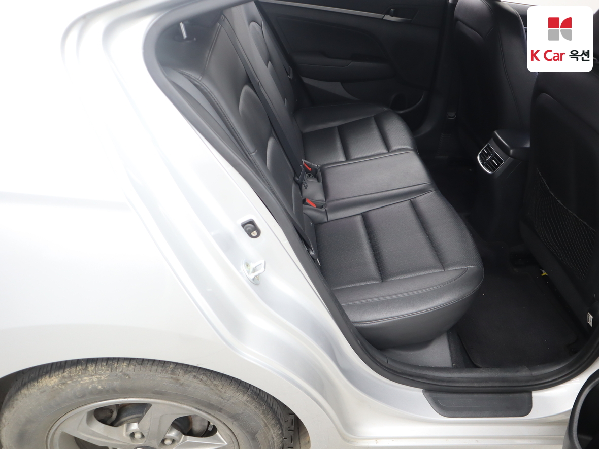 هيونداي إلانترا 2016 - صورة 27