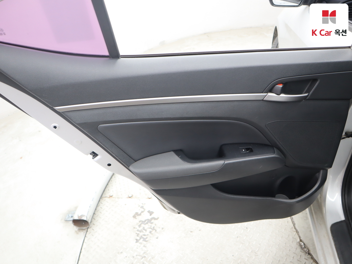 هيونداي إلانترا 2016 - صورة 22