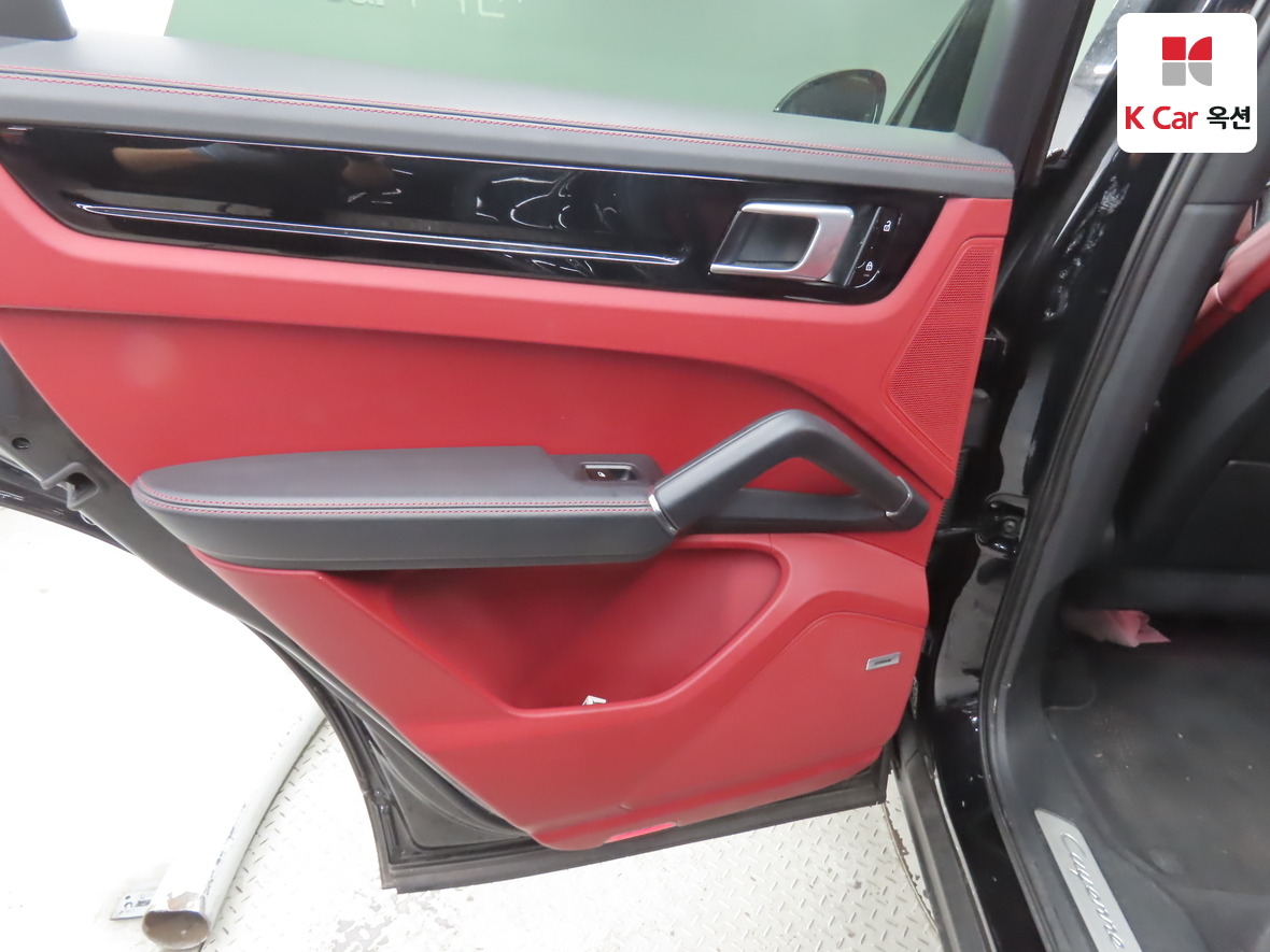 PORSCHE 카이엔 - 23