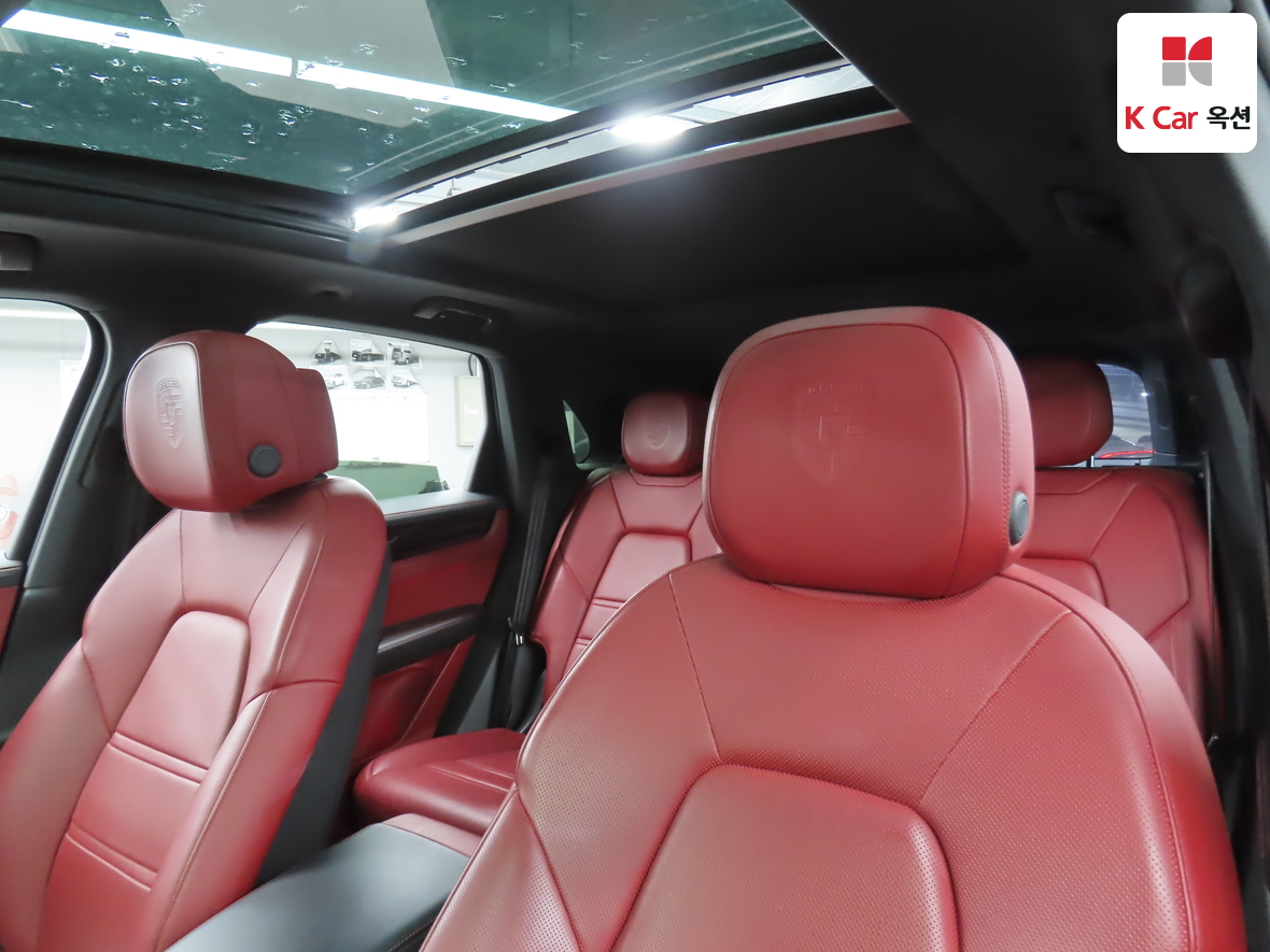 PORSCHE 카이엔 - 18
