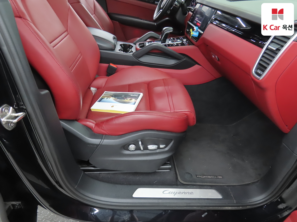 PORSCHE 카이엔 - 33