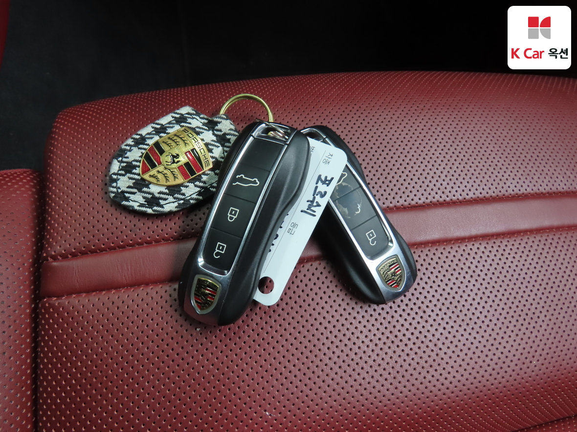 PORSCHE 카이엔 - 16
