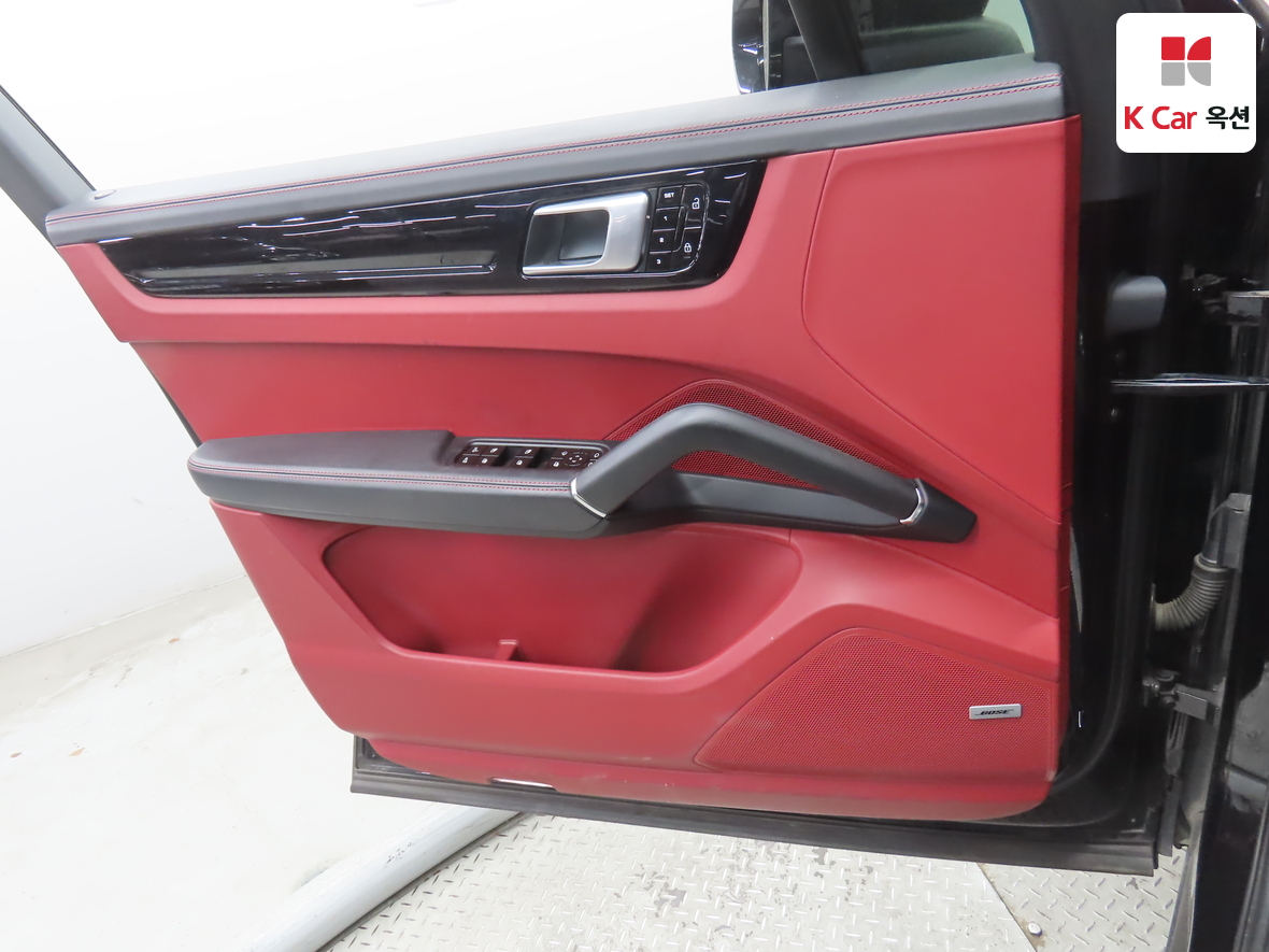 PORSCHE 카이엔 - 8