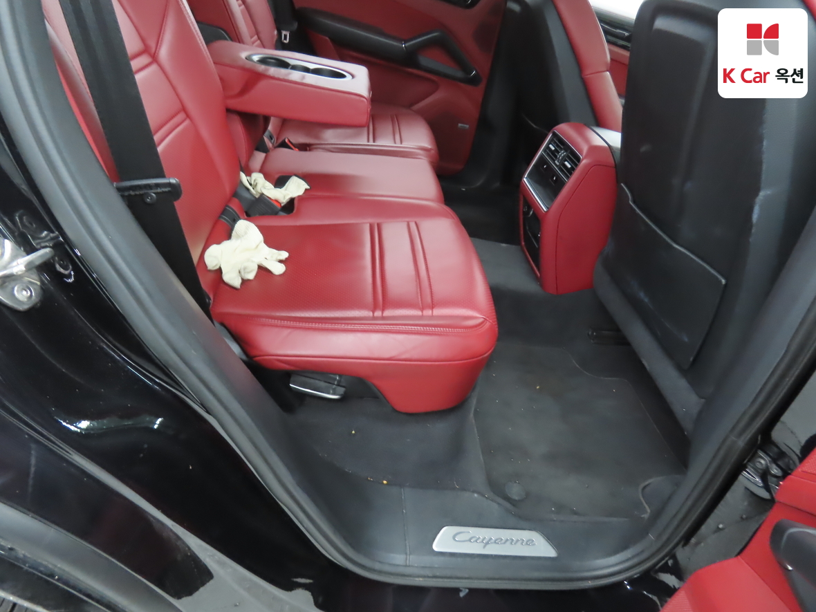 PORSCHE 카이엔 - 31