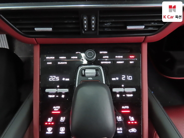 2022 - porsche cayenne