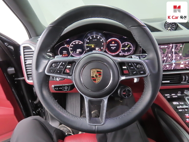 2022 - porsche cayenne