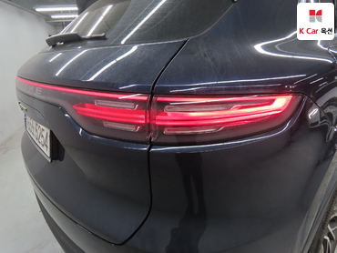2022 - porsche cayenne