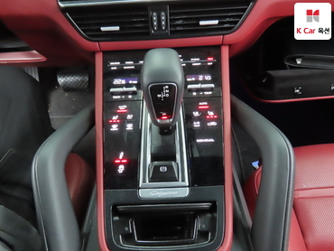 2022 - porsche cayenne
