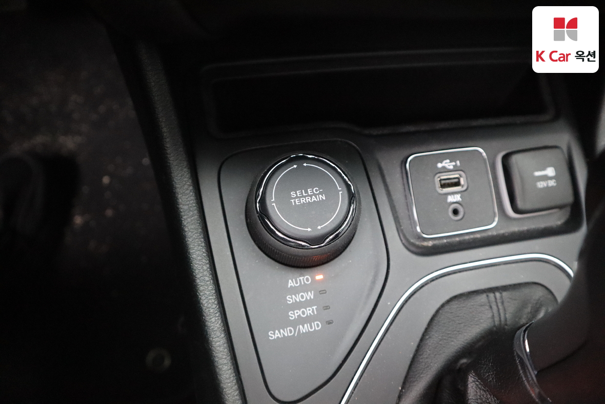 Jeep Cherokee - 16