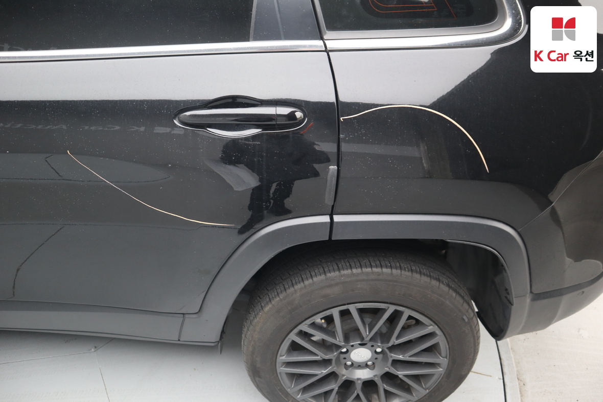 Jeep Cherokee - 42