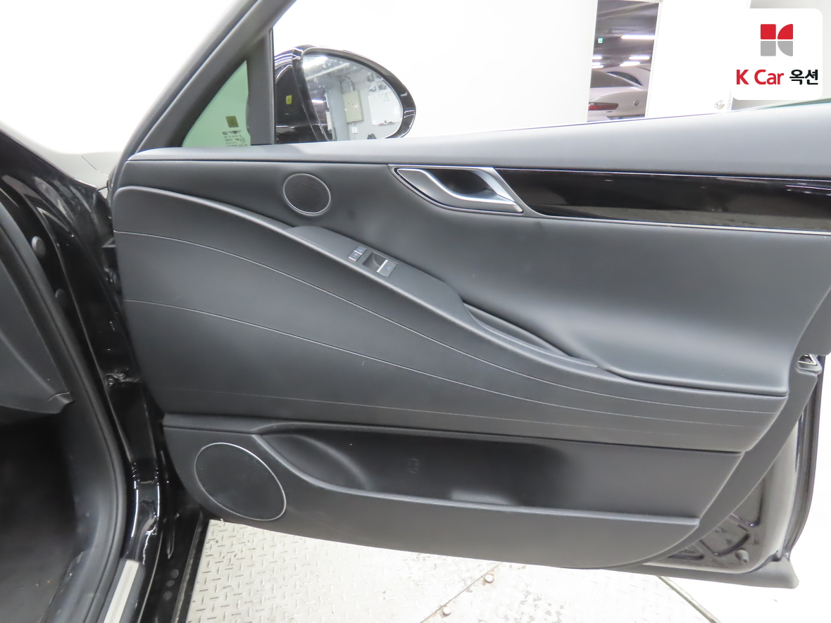Genesis G80 - 32