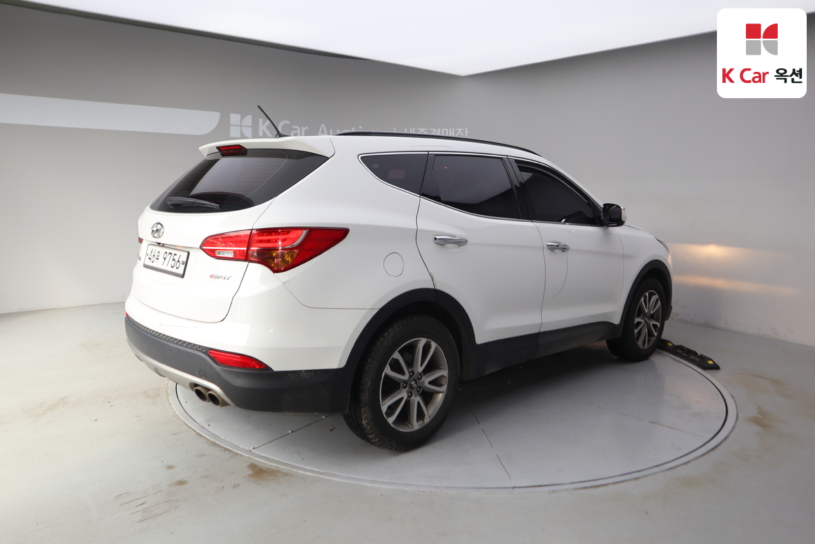 Hyundai Santa Fe 2014 - Image 2
