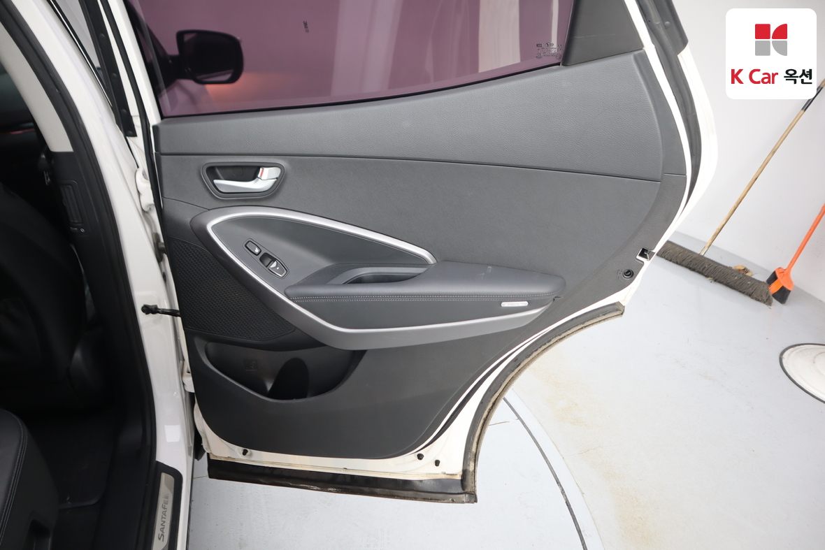 Hyundai Santa Fe 2014 - Image 25