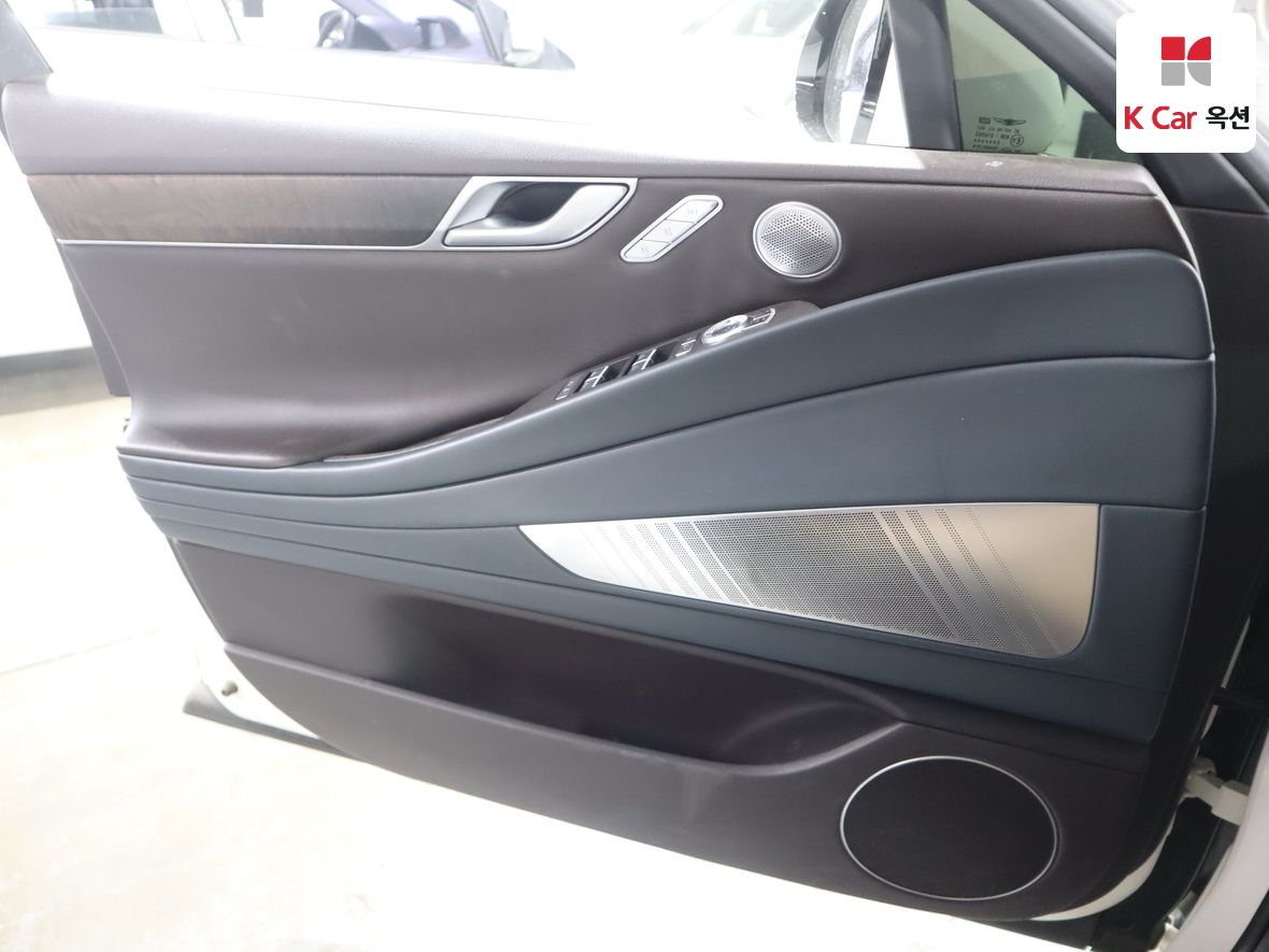 Genesis G80 - 8