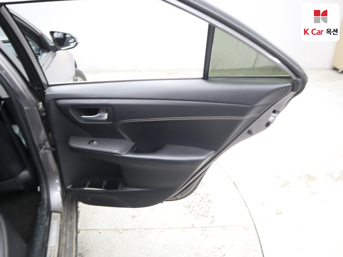 Toyota Camry - 29