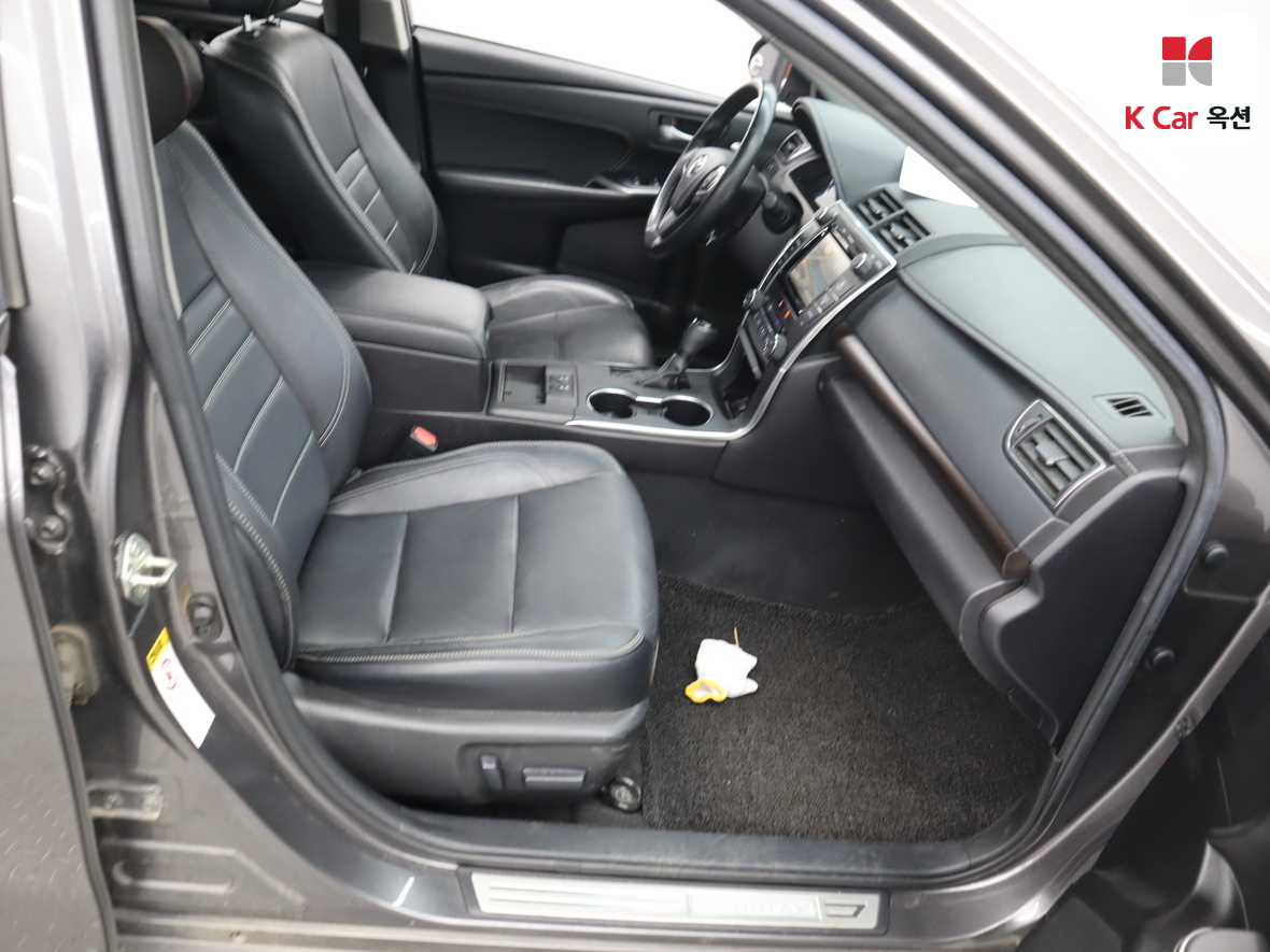 Toyota Camry - 32