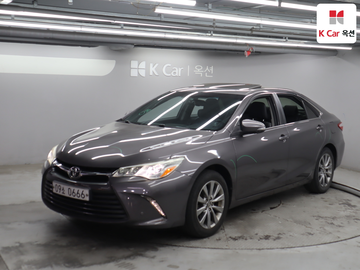 Toyota Camry - 1
