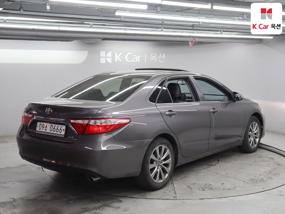 Toyota Camry - 2