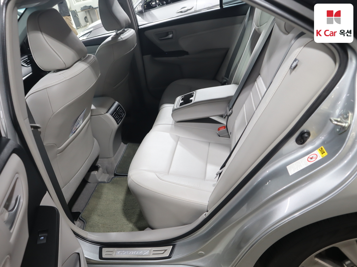 Toyota Camry - 25