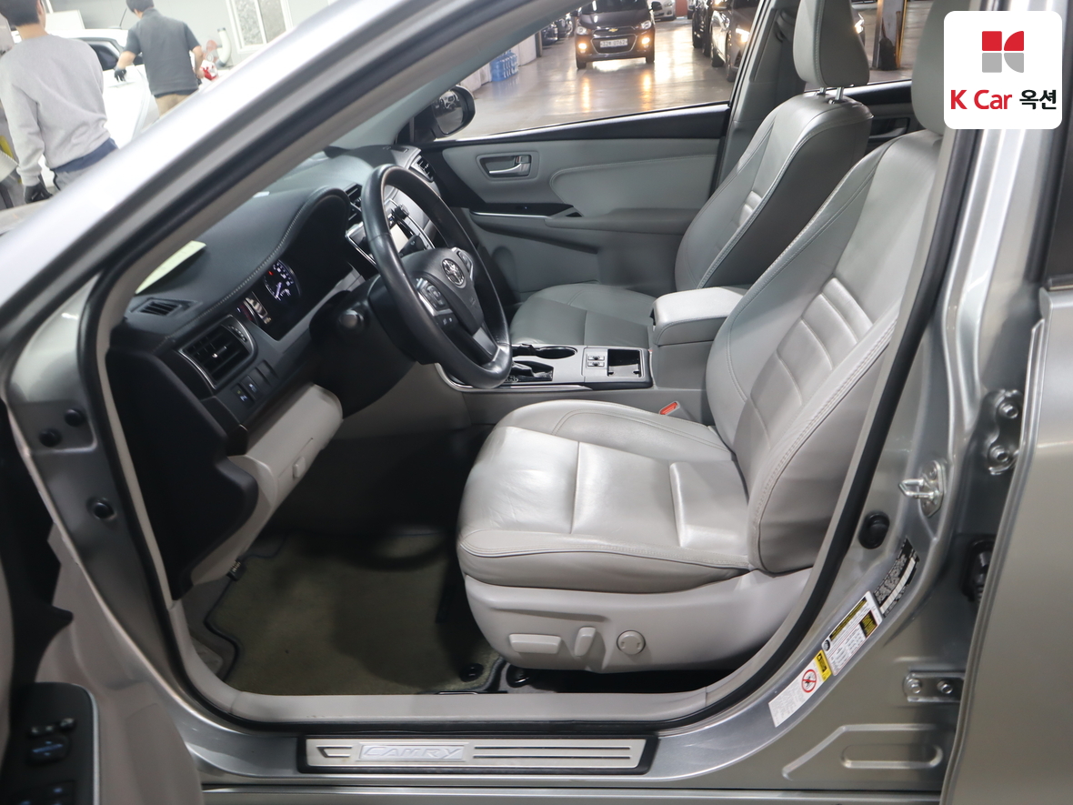 Toyota Camry - 18