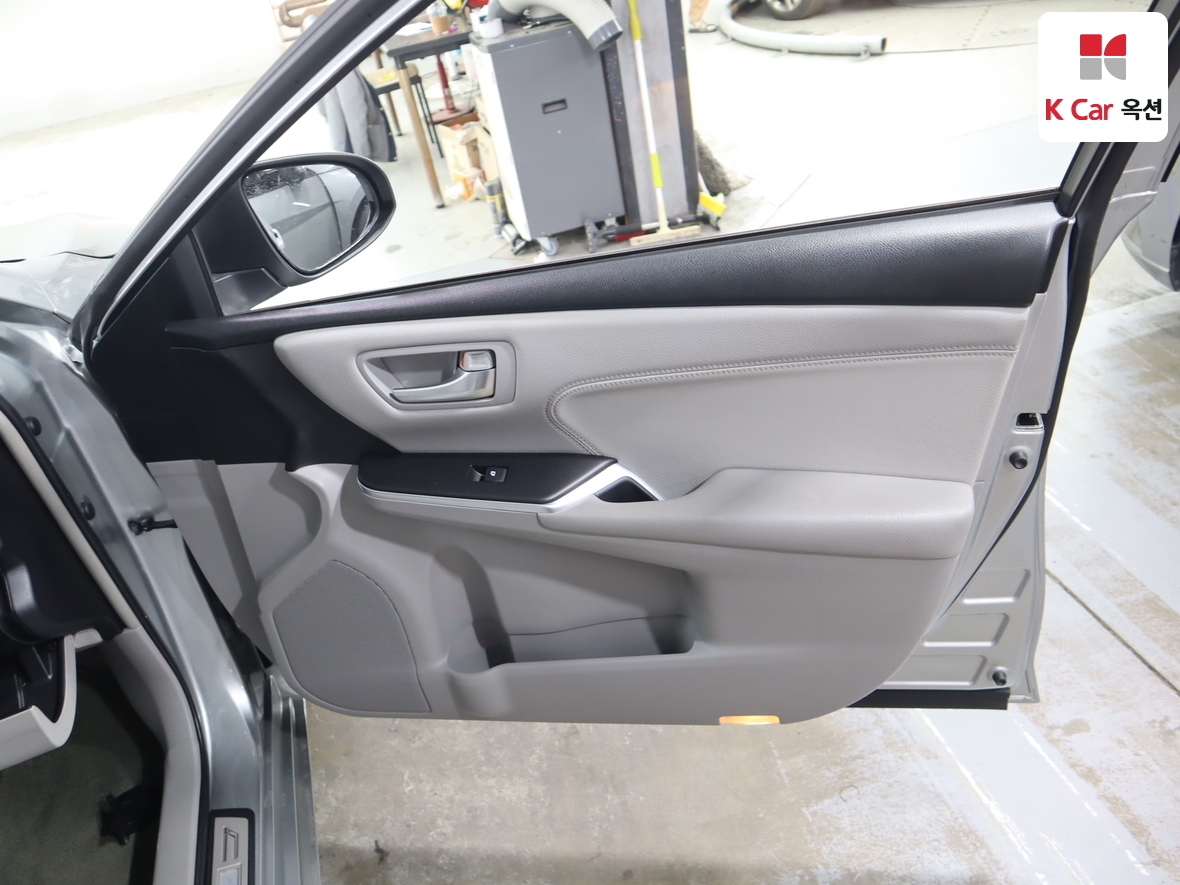 Toyota Camry - 30