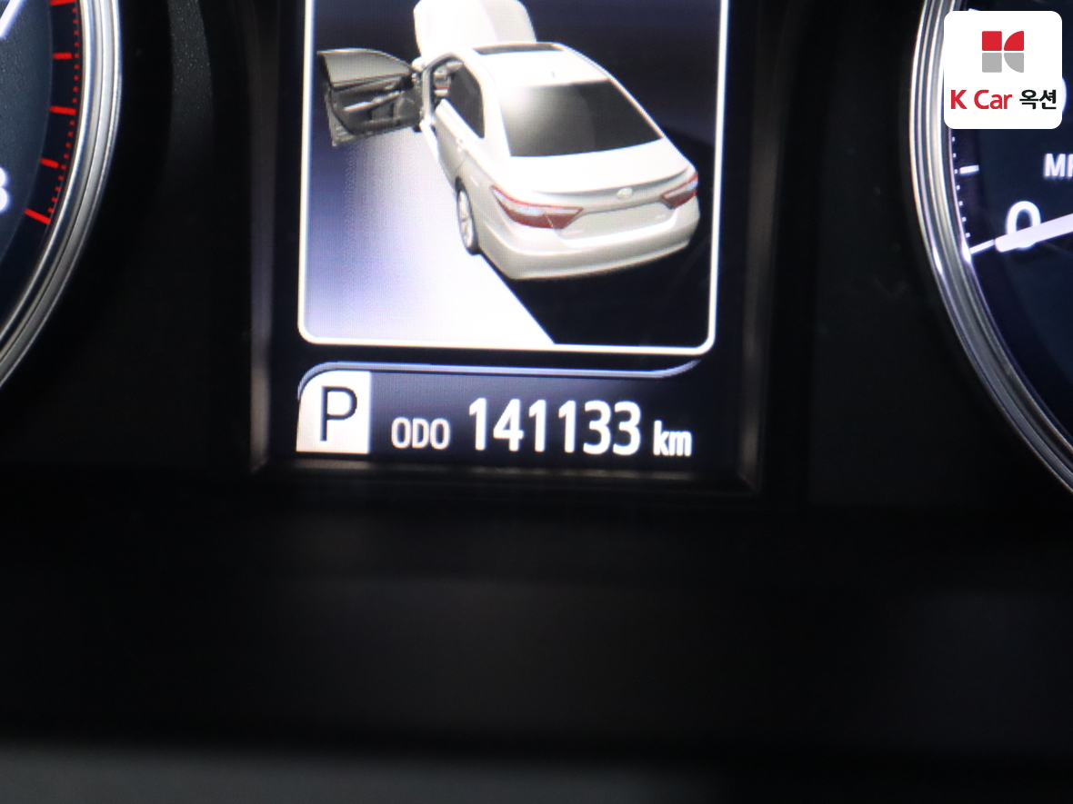 Toyota Camry - 4