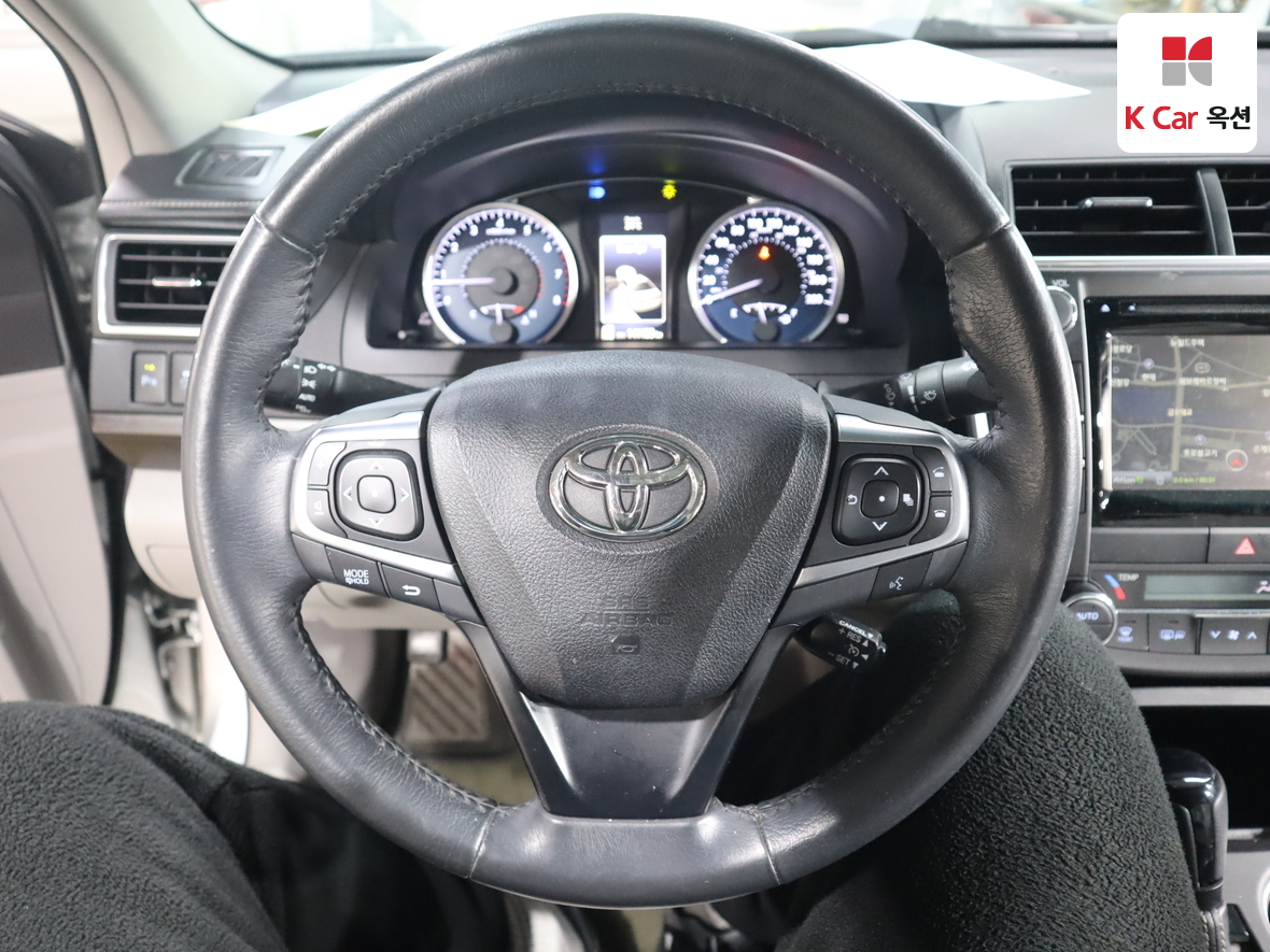 Toyota Camry - 10