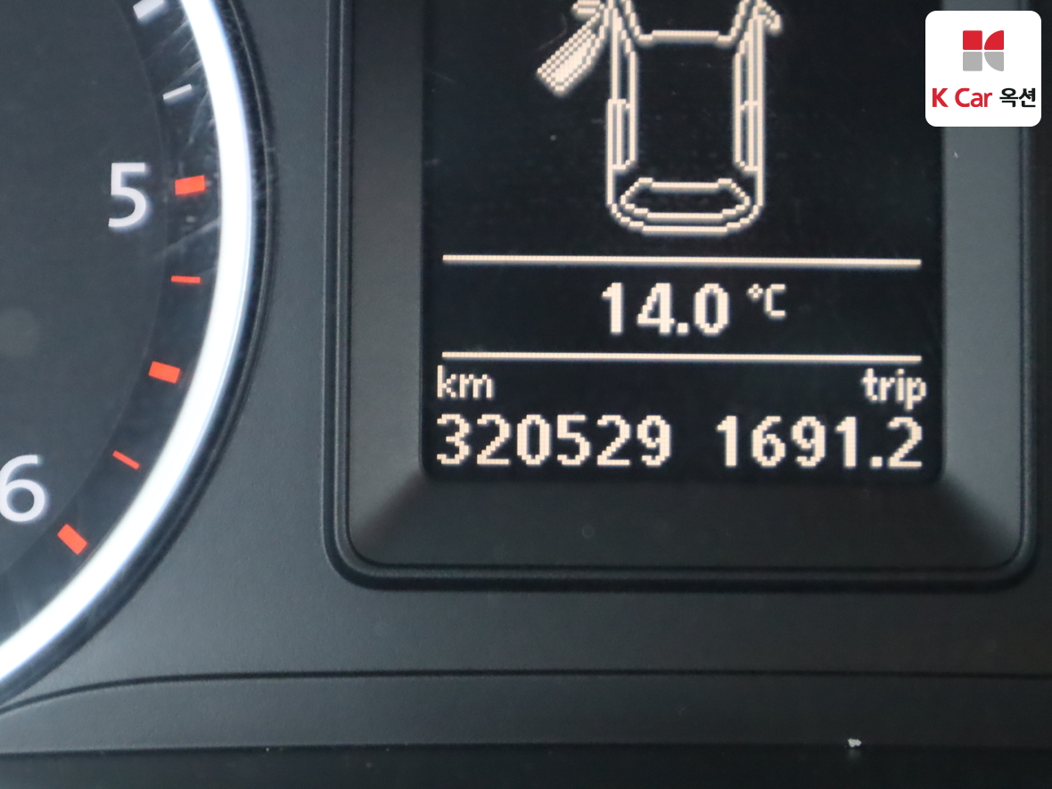 Volkswagen Tiguan - 4