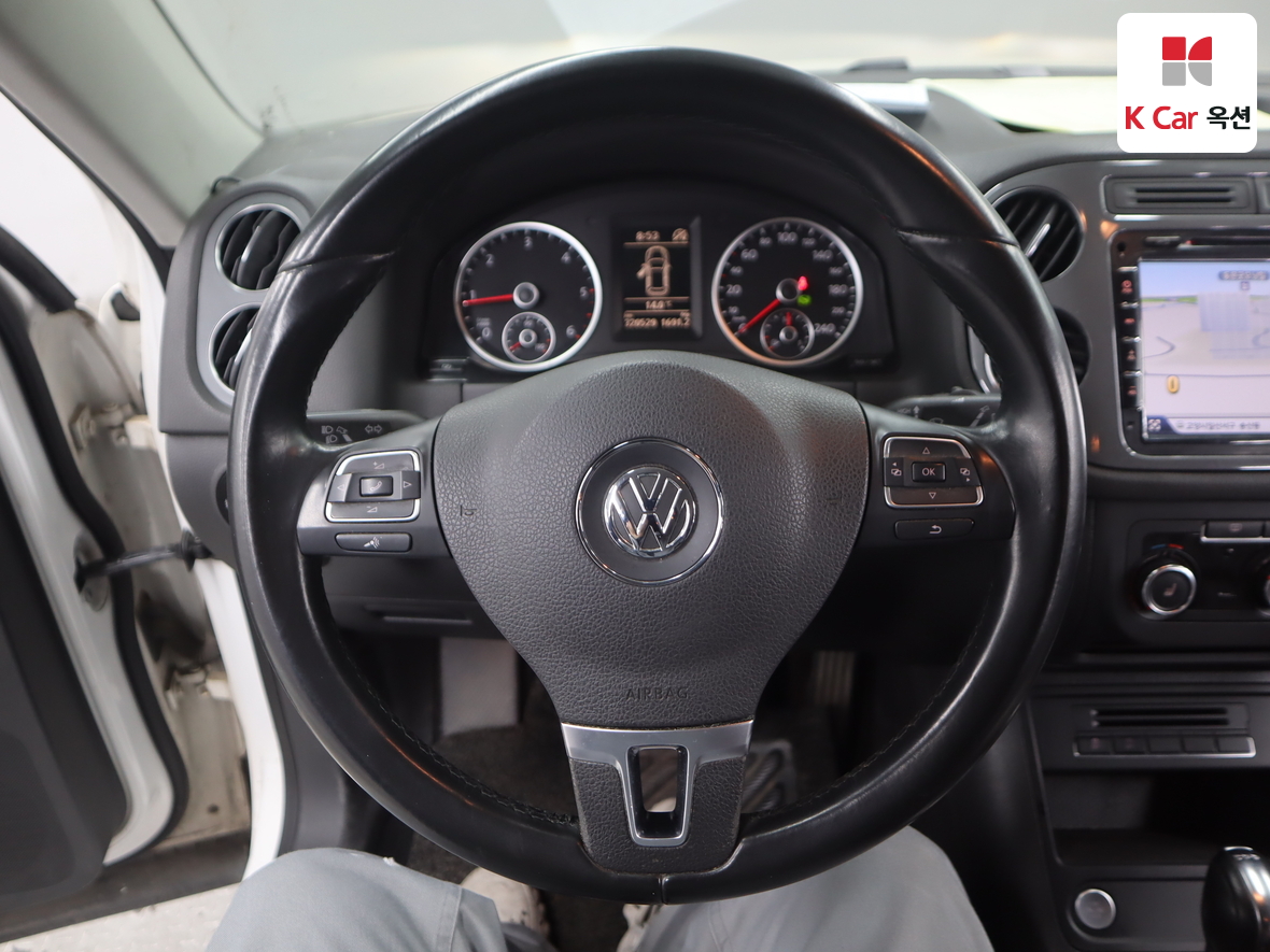 Volkswagen Tiguan - 10