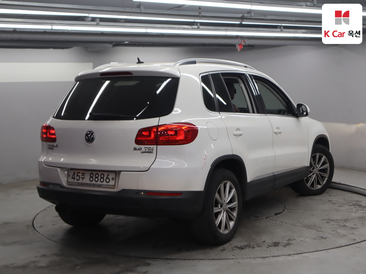 Volkswagen Tiguan - 2