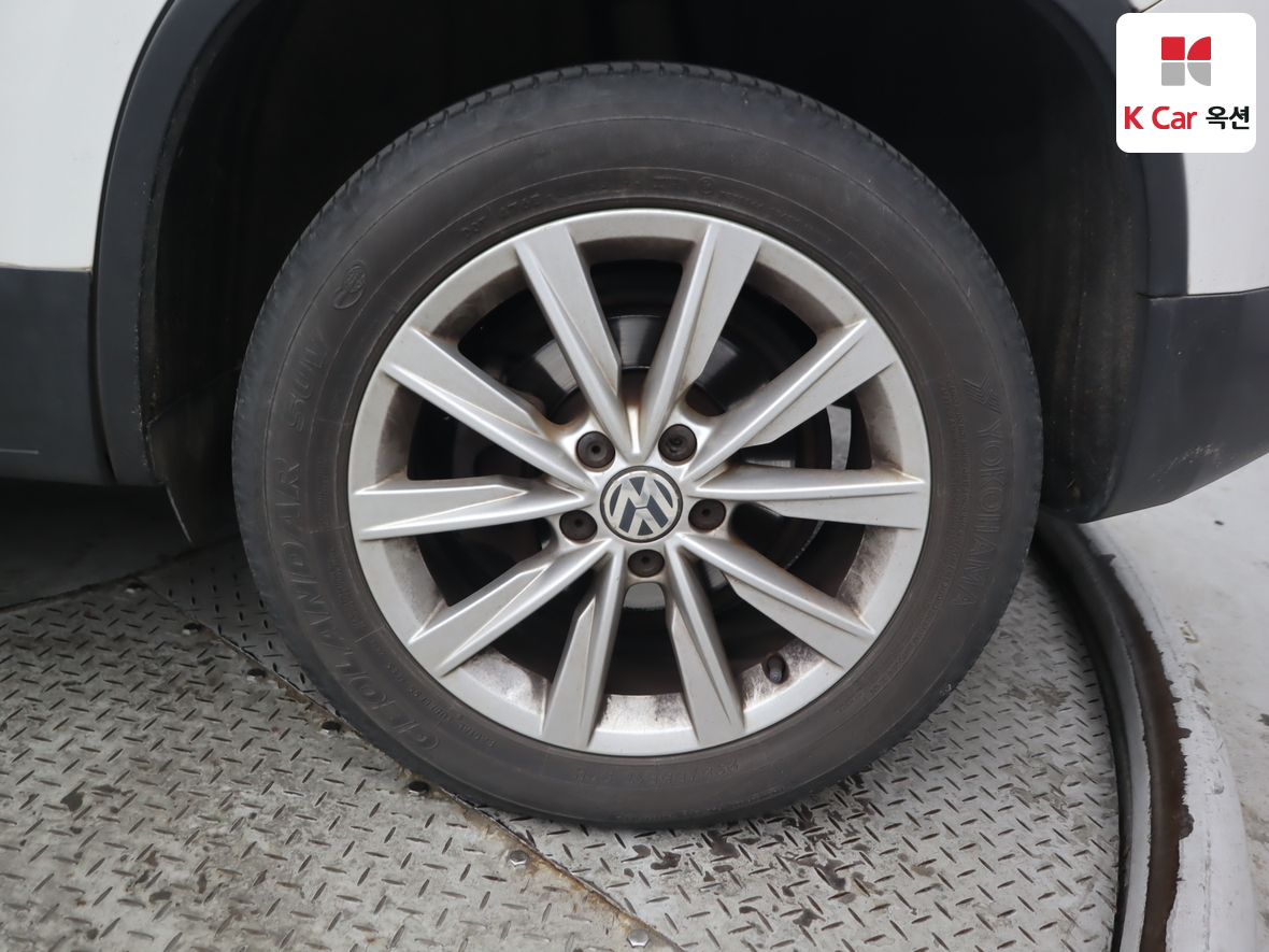 Volkswagen Tiguan - 46