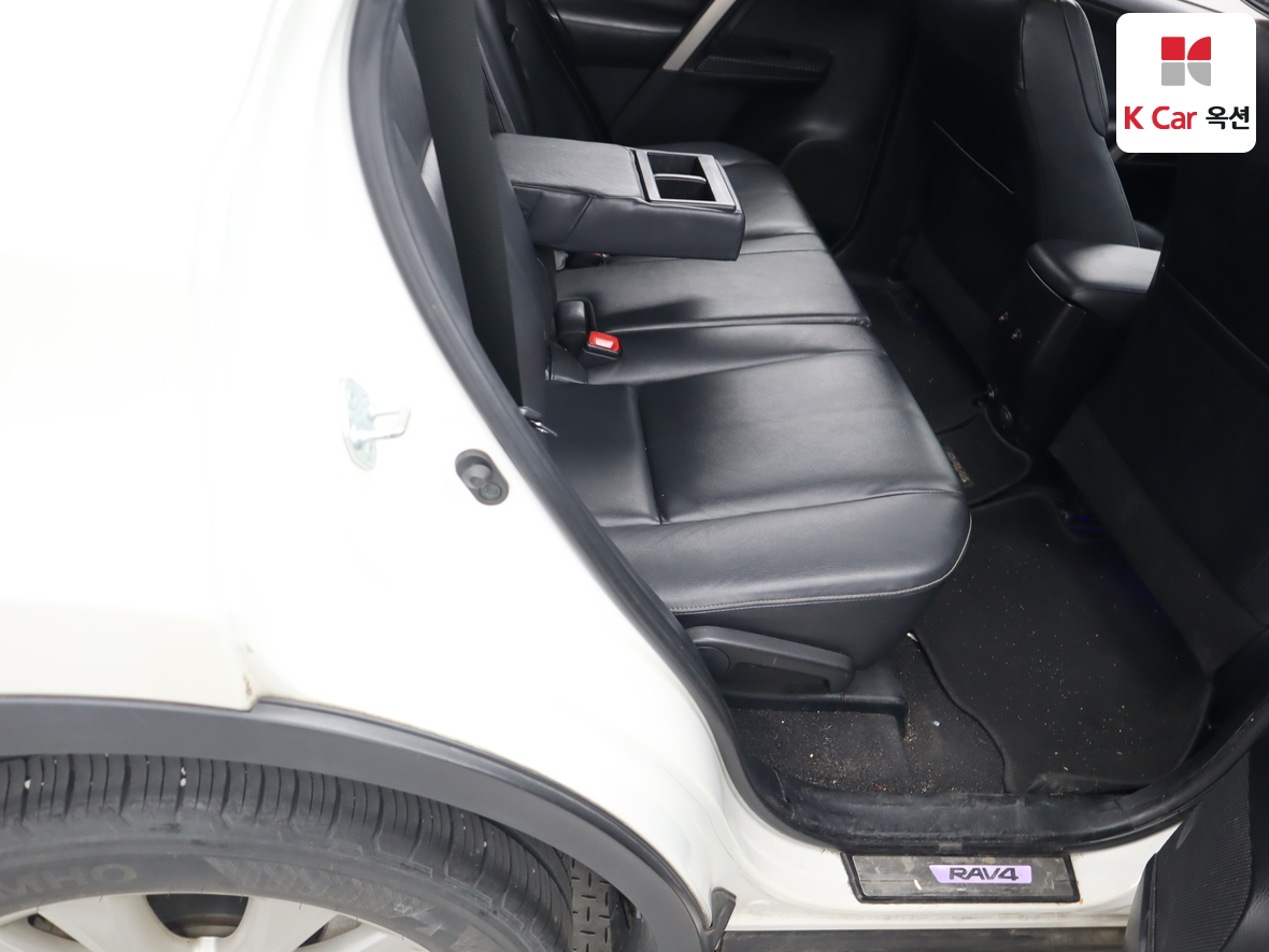 TOYOTA RAV4 - 29