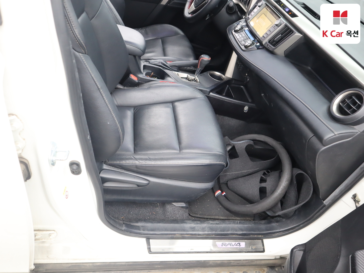 TOYOTA RAV4 - 31