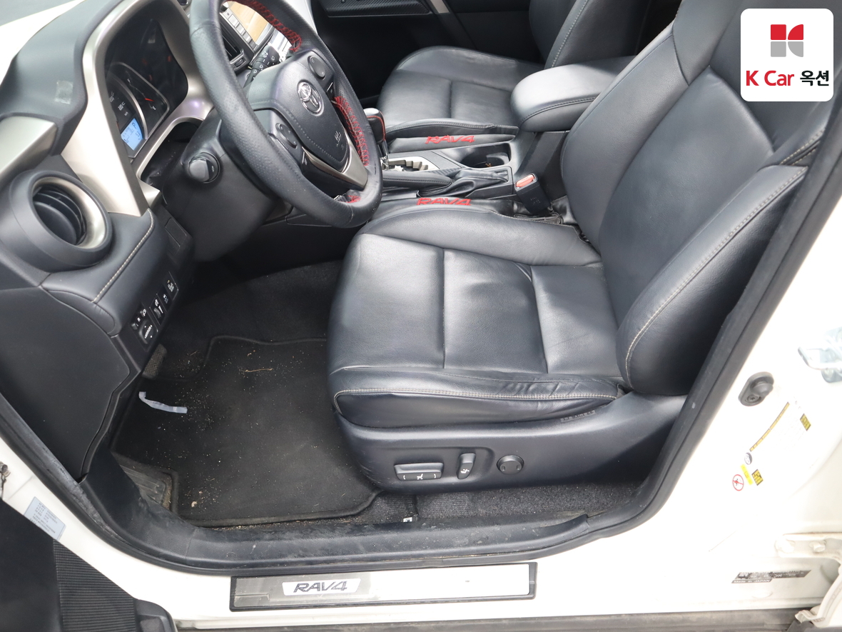 TOYOTA RAV4 - 18