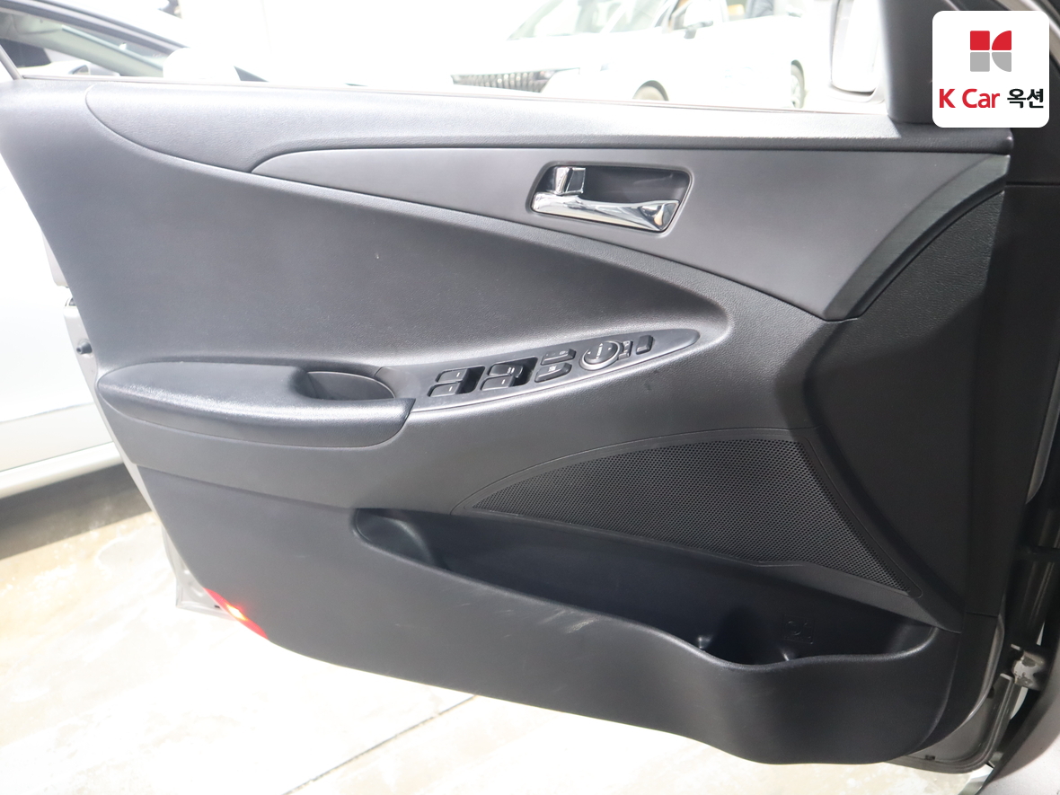 هيونداي سوناتا 2010 - صورة 8