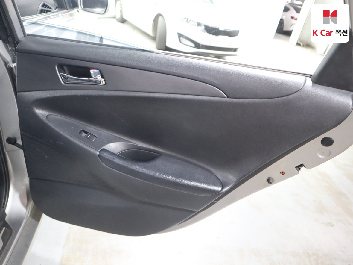 هيونداي سوناتا 2010 - صورة 25