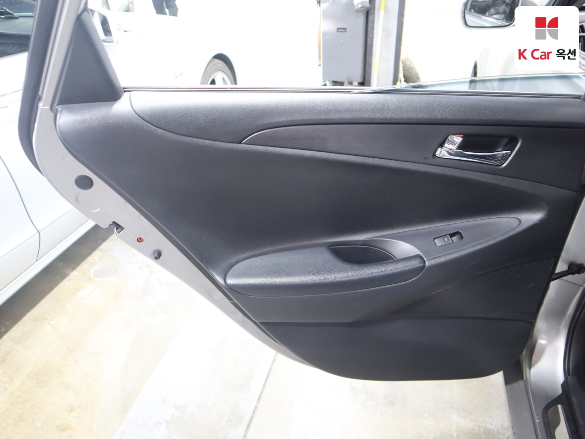 هيونداي سوناتا 2010 - صورة 21