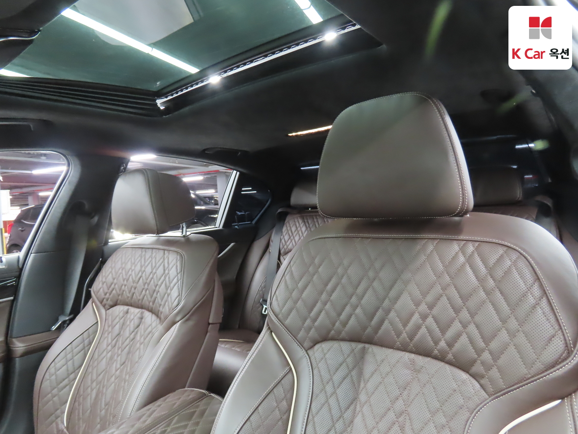 BMW 7 Series - 19