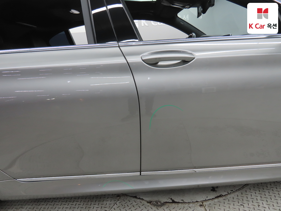 BMW 7 Series - 41