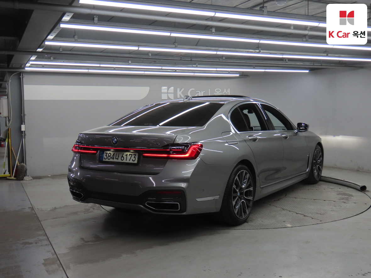 BMW 7 Series - 2