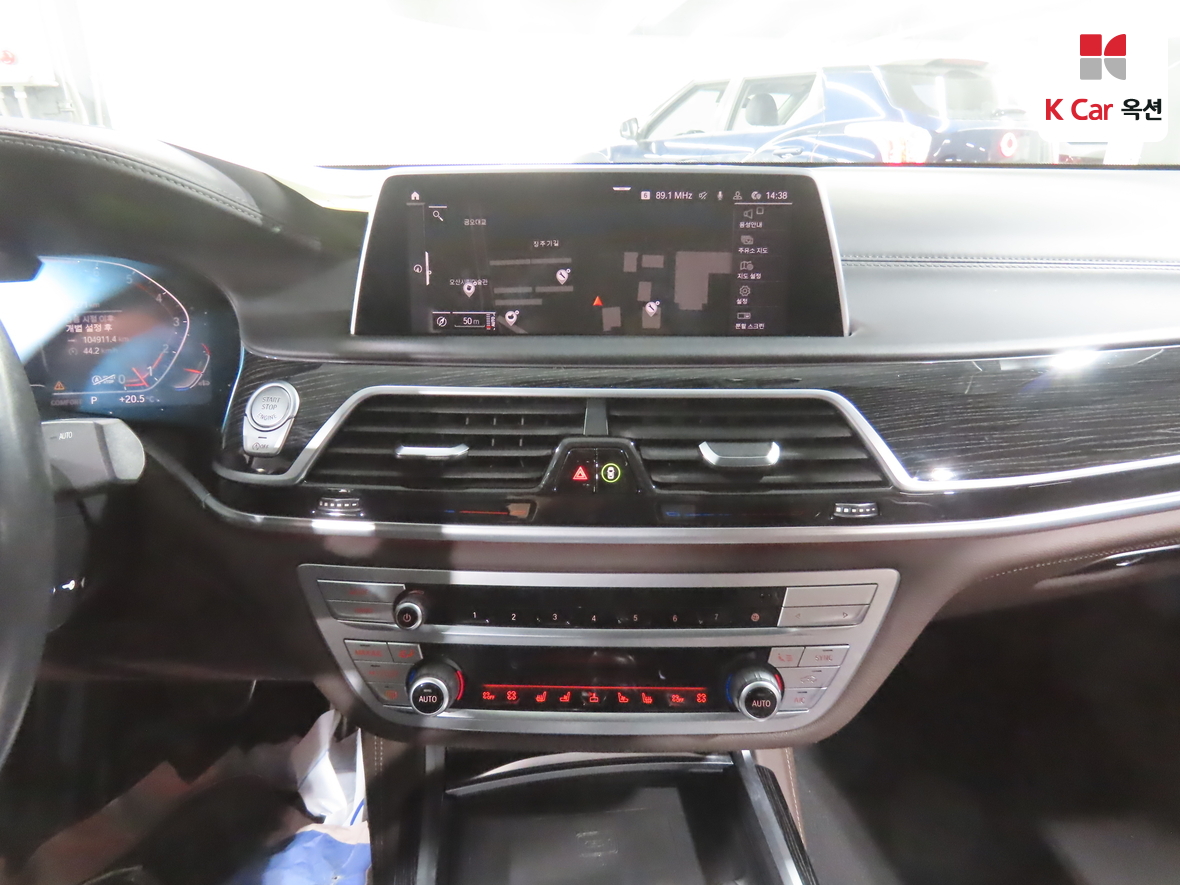 BMW 7 Series - 6